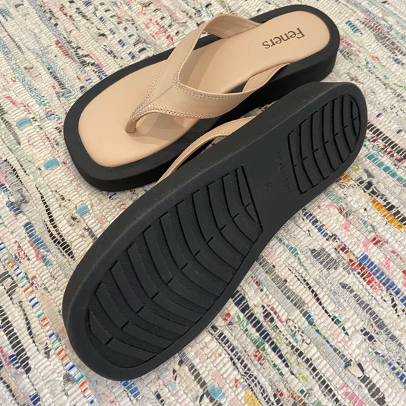 Feners, NWOT, beautiful cream platform slides, 39 **price firm** - Picture 5 of 7